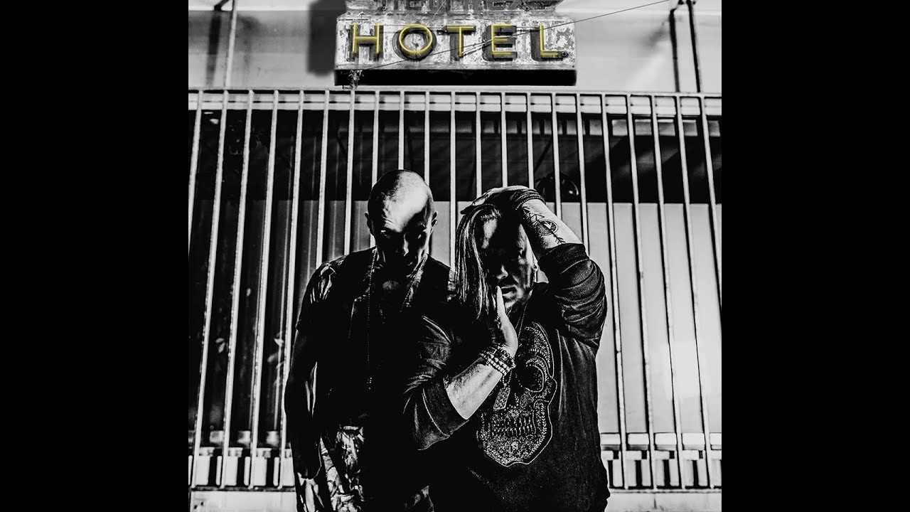 Izzy & Chris - Harder To Cry