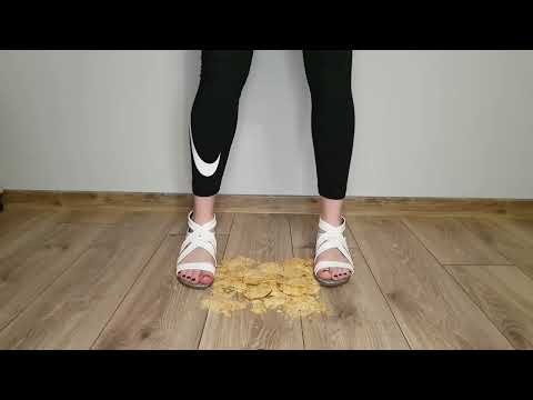 Crush Chips with my white Nelli Blu sandals ASMR #SOFIAARMAZZI