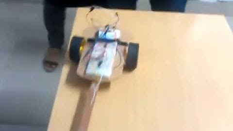 Edge Avoiding  Robot(without microcontroller)