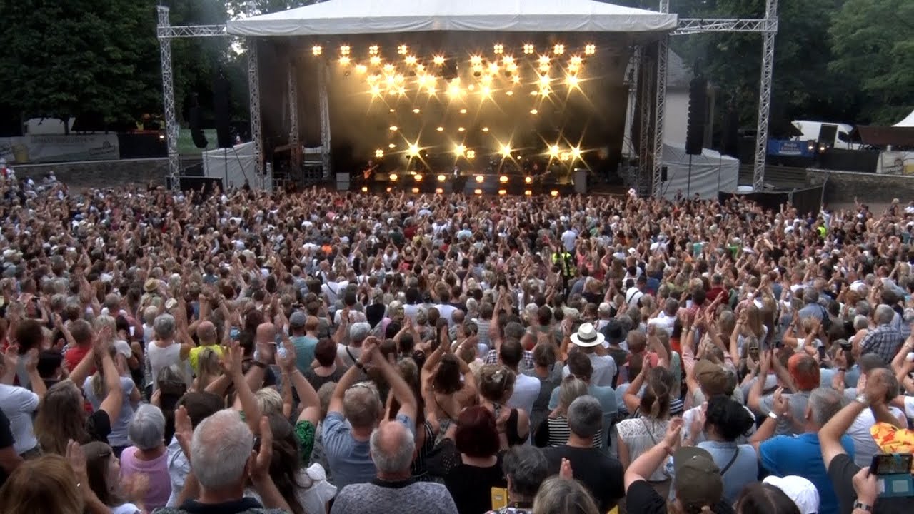 Johannes Oerding – Emotionale Momente auf Zwickaus Freilichtbühne