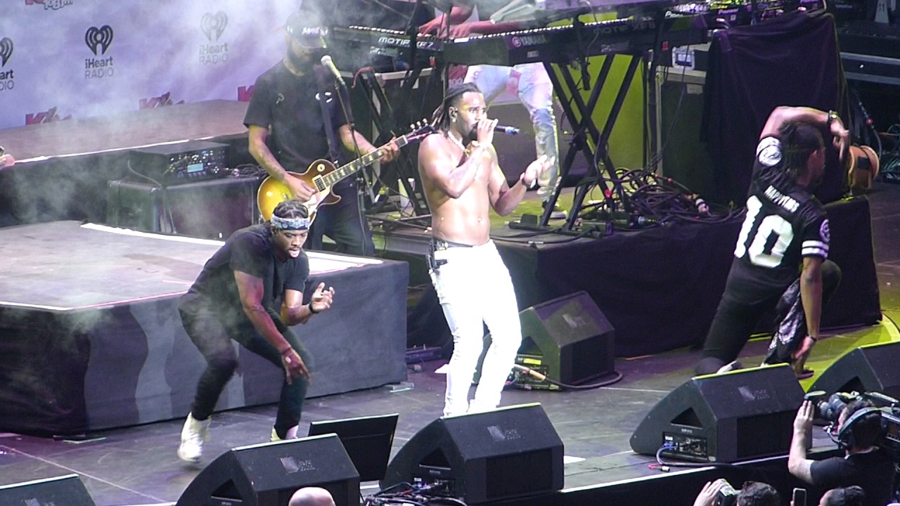 Talk Dirty - Jason Derulo (Kiss Concert 2017 - Mansfield, MA)