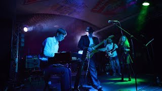 Holly Rollers Blues Band - Close To My Fire