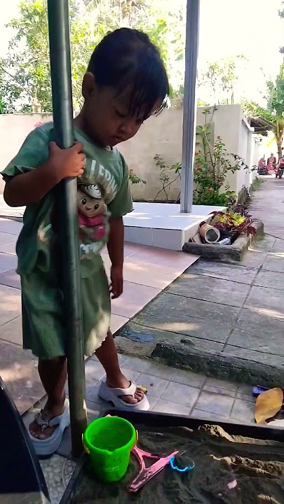watch out for being bitten #funny #comedy #cute #cutebaby #babyivlog #automobile #fried ice cream...