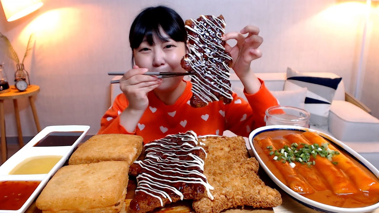 엄청 큰 대왕분식 쫀득한 대왕가래떡떡볶이 바삭한 대왕돈카츄 대왕멘보샤 먹방 Spicy Tteokbokki Big Pork cutlet Mukbang Eatingsound