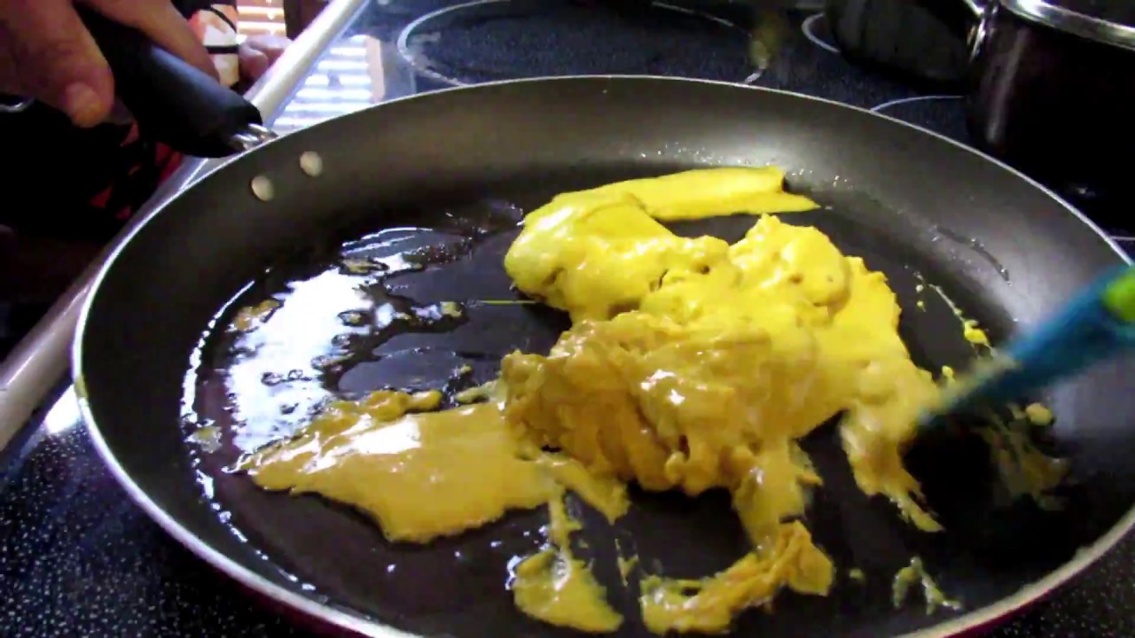 This Trick Makes Vegan Scrambled Eggs Actually Taste Like Eggs