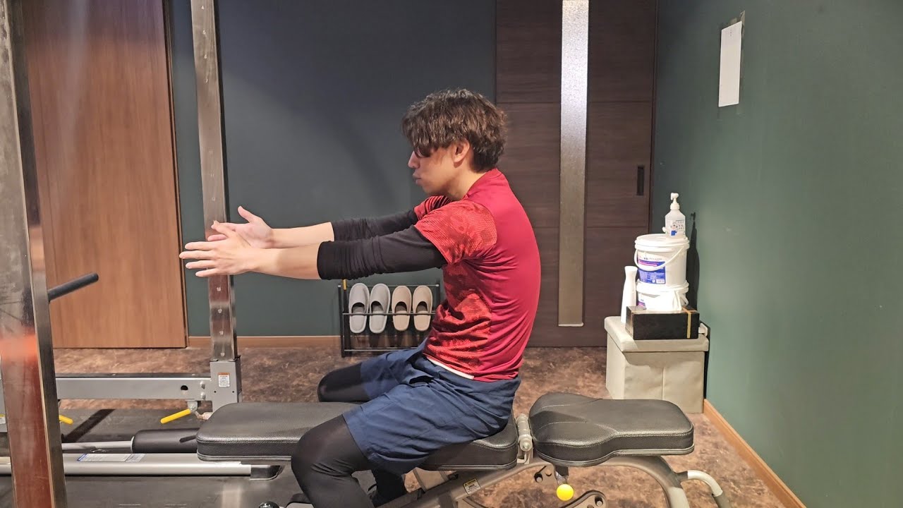 前傾姿勢を直す背中のトレーニング【乗馬】