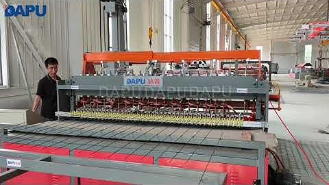 Panel mesh welding machine with automatic stacking device
