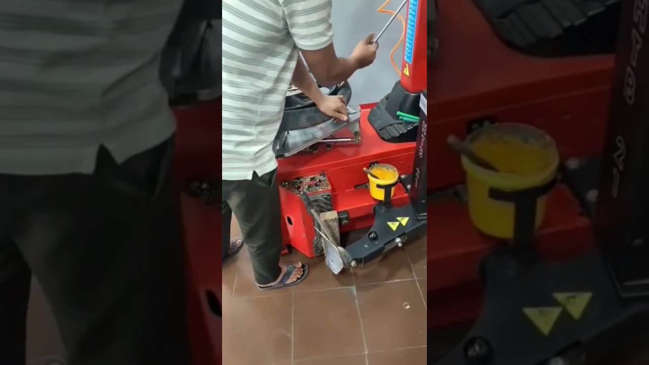 MRF Zapper FX1 #YamahaFZ #TyreChange #BikeDIY #MotorcycleTyre #100_80_17 #BikerLife #Shorts