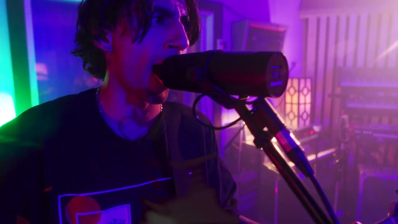 Tonton DOUR - Call (Live at OMWF) di YouTube Tonton DOUR - Call (Live at OMWF) di YouTube