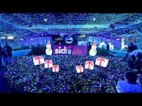 Australian Sets World Record For Christmas Lights - YouTube Australian Sets World Record for Christmas Lights - Australian Sets World Record For Christmas Lights - YouTube