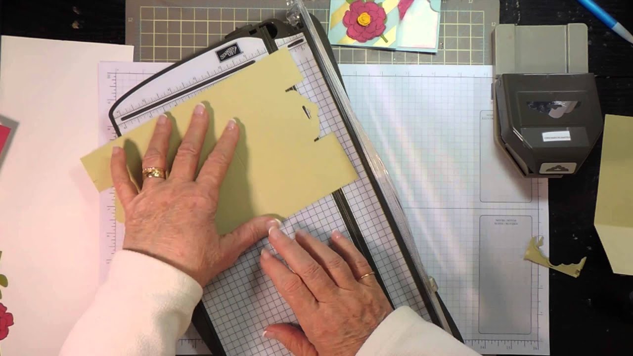 Scallop Tag Topper Punch Card