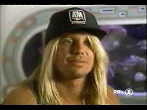 Why Vince Neil Punched Izzy Stradlin At Mtv'S Video Music Awards