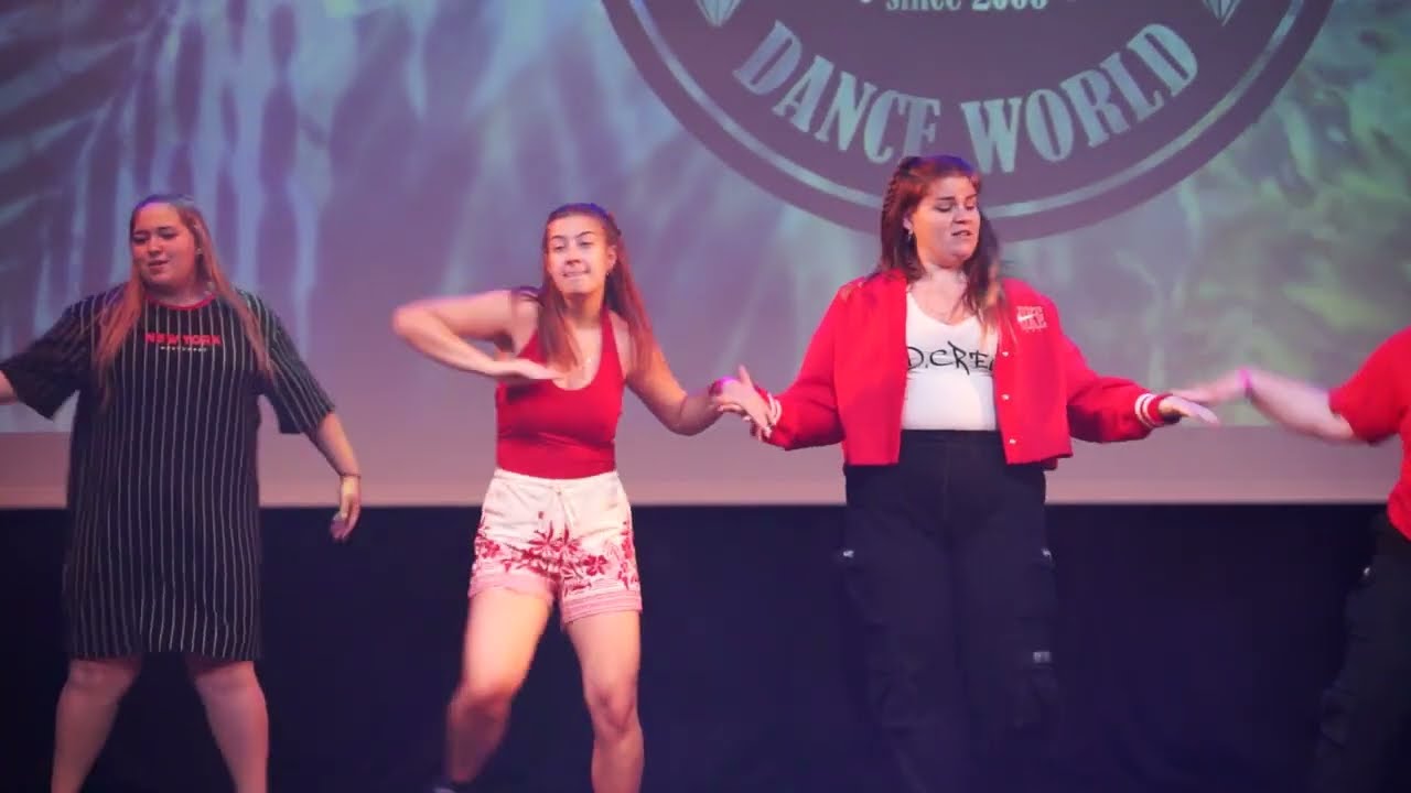 D. Crew Summer Vibes Show 2025. 🏖 🏝 🍦 1. Előadás 6. blokk 🫶