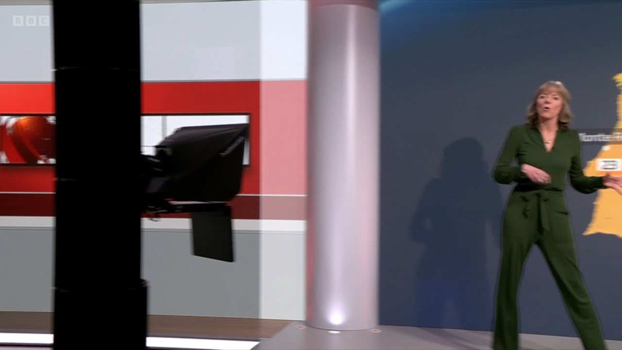 BBC News Blooper: Camera moves during weather forecast