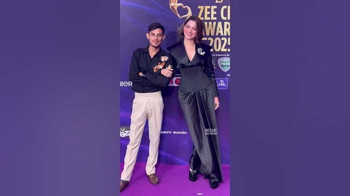 How sweet! Tamannaah herself held the fan’s hand and posed with them #shorts