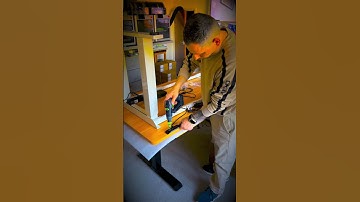 FlexiSpot E7 Plus — built to move, built to last.”