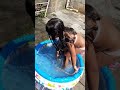 Dia de muito calor e piscina