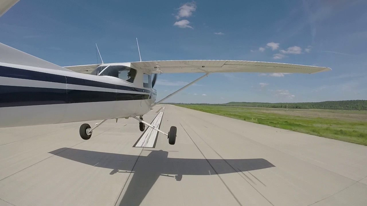Simulated engine failure in the traffic pattern - YouTube