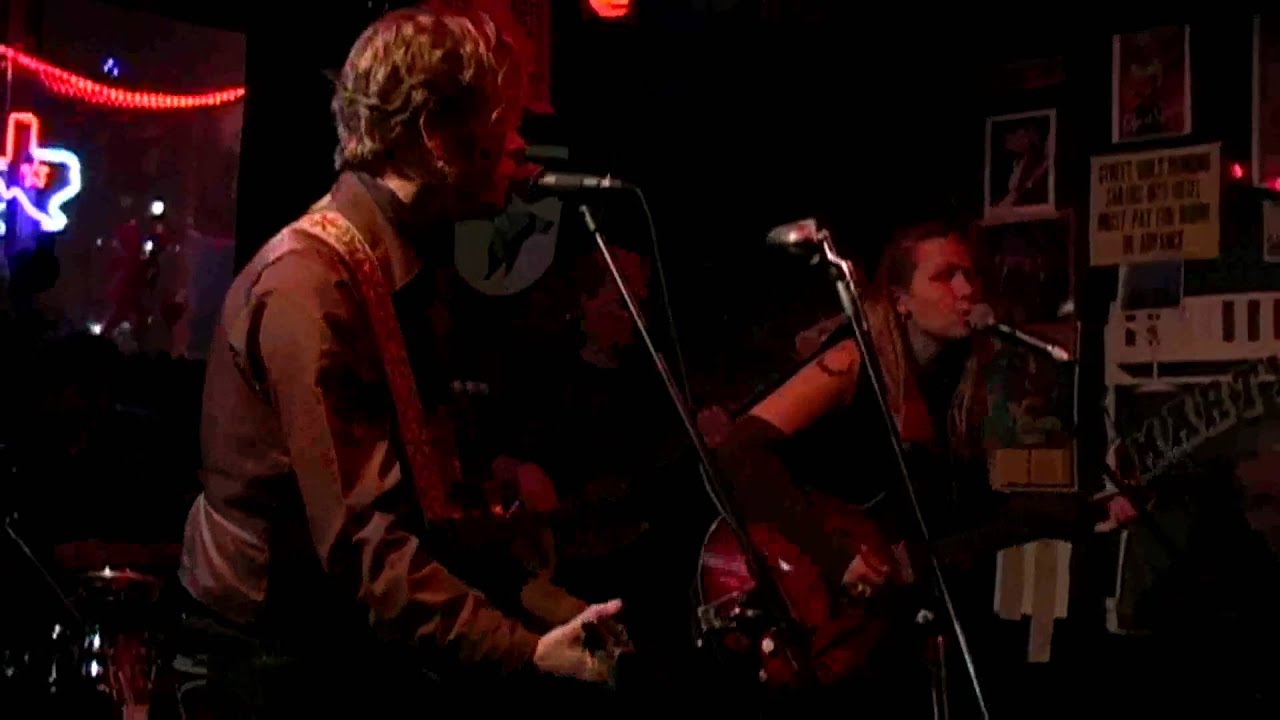 Twilight Hotel perform SLUMBER QUEEN