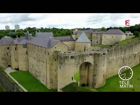 Château Fort de Sedan  Le plus grand Château d'Europe - Site officiel