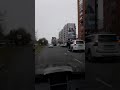 Плотно заставленная автомобилями улица в Братске, как и эта автобусная остановка #shorts #cars #road