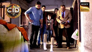 Gadgets की मदद से भूत बनकर कौन डरा रहा है Team CID को? | CID | Full Episode