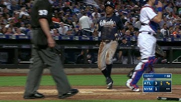 ATL@NYM: Markakis hits single to right to plate Smith
