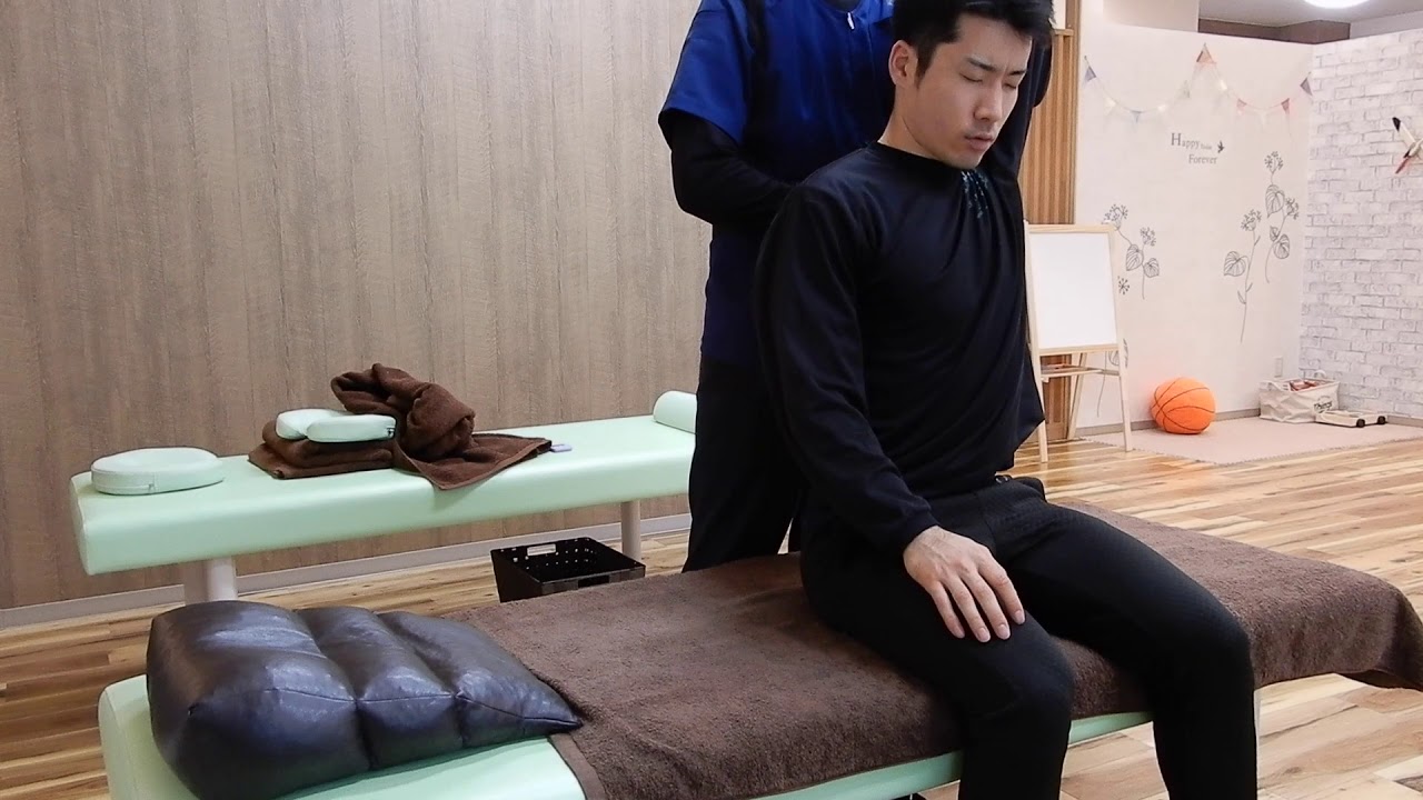 けんこう枕で肩の痛みを改善 代 男性 肩の痛み 小倉北区清水の整骨院 口コミno 1 自律神経のお悩みお任せ下さい からだ楽々ゆるり整骨院 Youtube