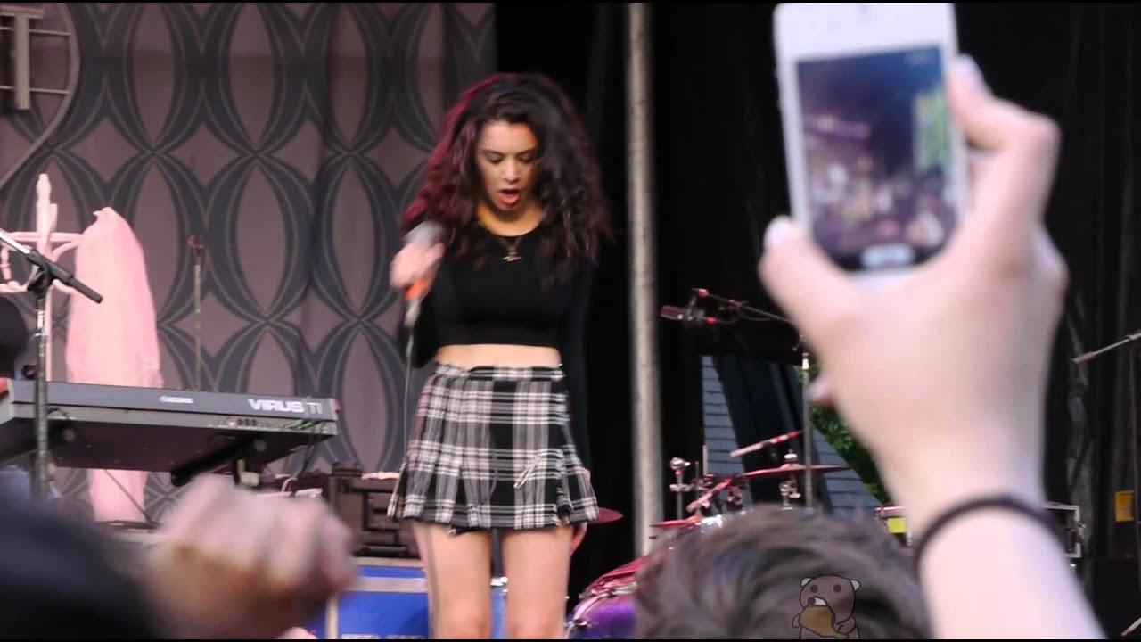 Charli XCX - I Love It (live @ Central Park Summerstage 5/29/13)
