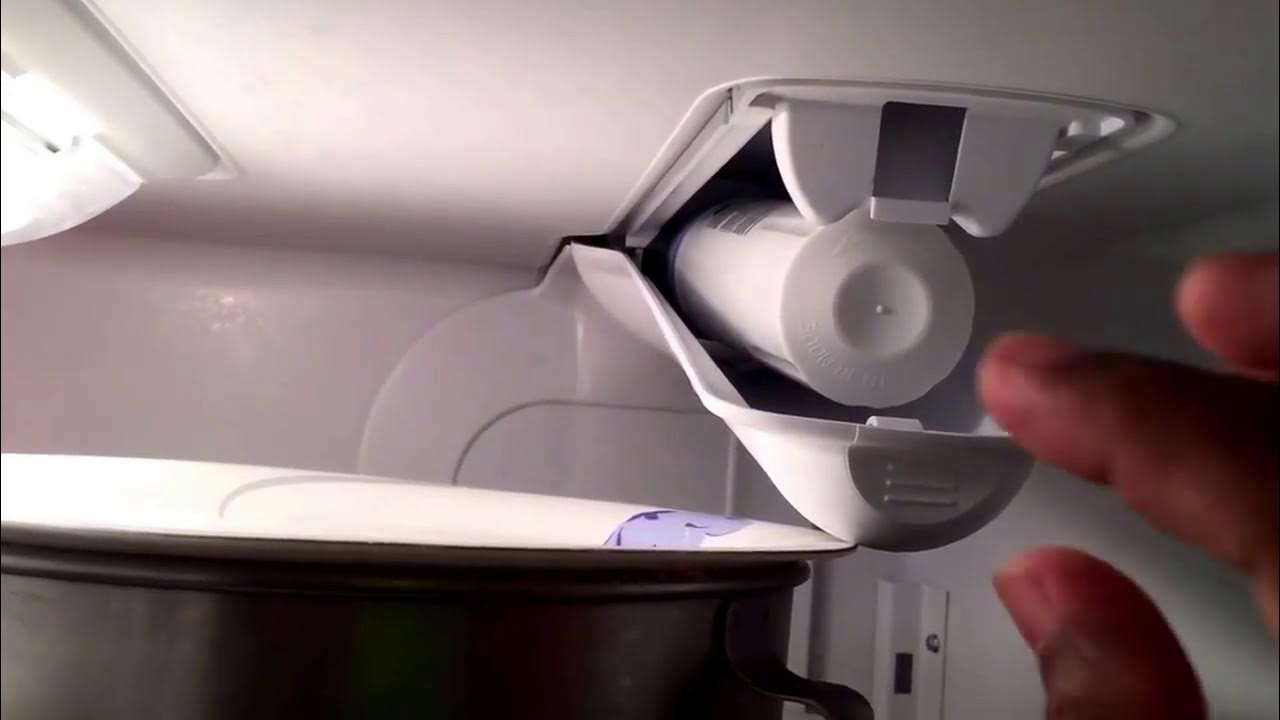 Replacing water filter in kitchenaid KFIS25XVMBS8 refrigerator YouTube