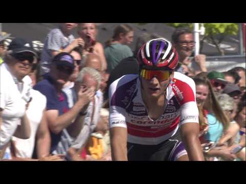 Video: De Vlaeminck alimsifu Van Aert na Van der Poel 'daraja kubwa' mbele ya Flanders