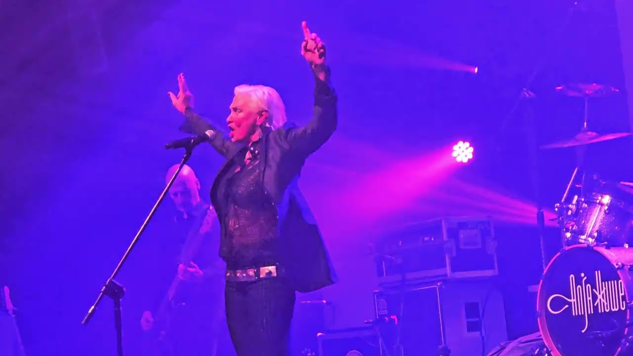 Anja Huwe Xmal Deutschland-Lodz 17/10/2025 2