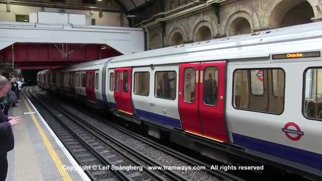 London Underground trains at Paddington station, Circle and District