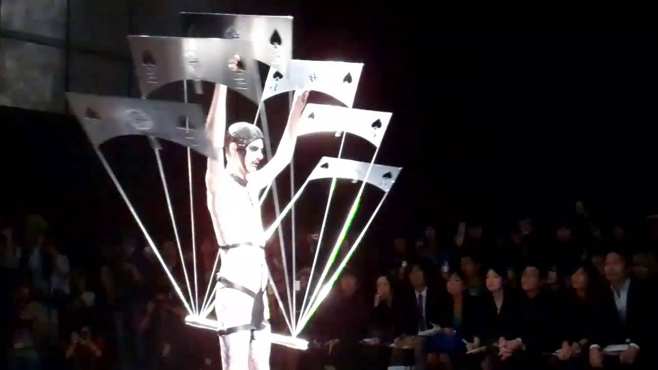 Tokyo Fashion Week SS 2013 - Alice Auaa - Playing Card Bonda