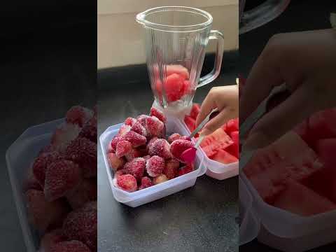 تسموه بطيخ ولا جحا اكسبلور  عصيرات الصيف عصير منعش فراولة بطيخ مشروبات 