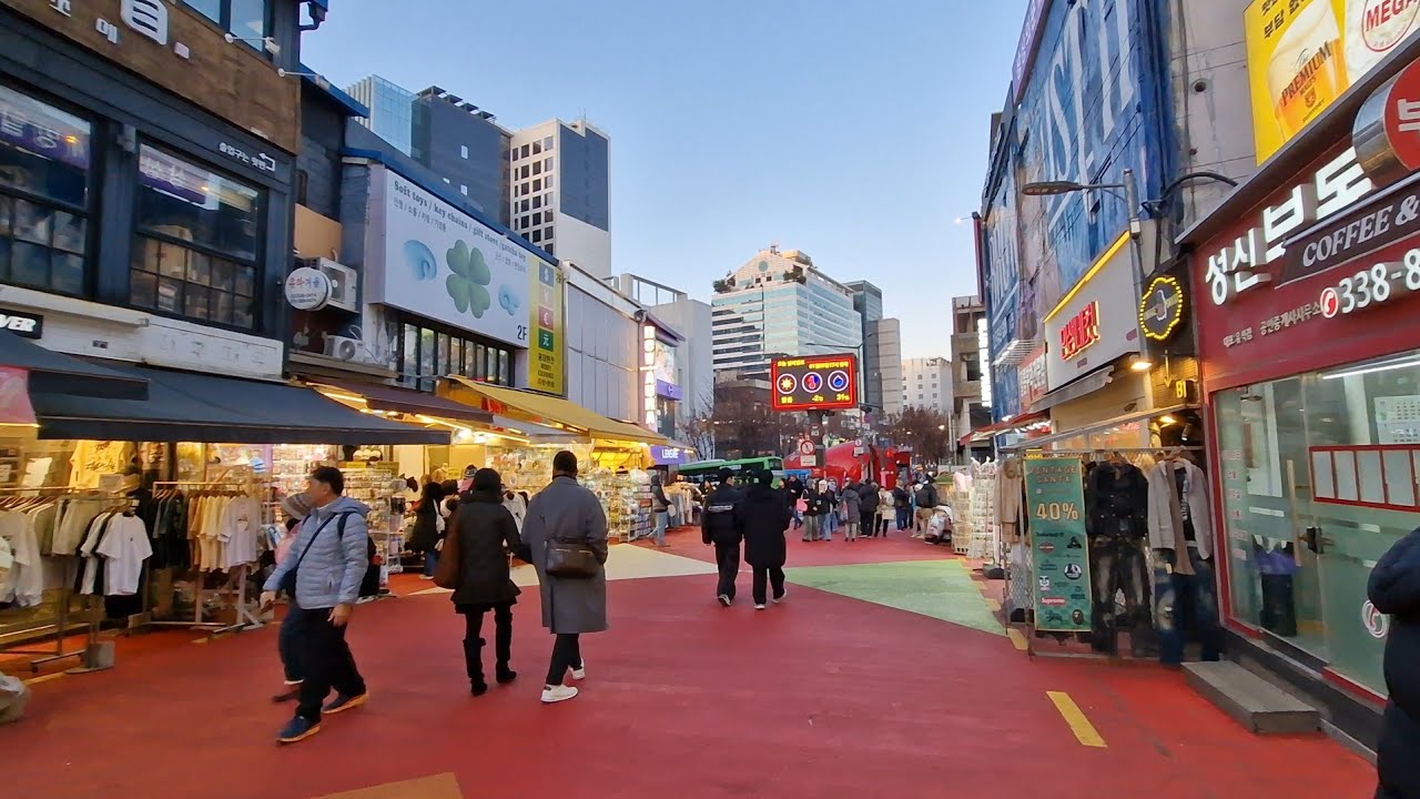 PART 9 : CHARM & CHARM - LUNCH - HONGDAE MARKET SEOUL, JAN 2026