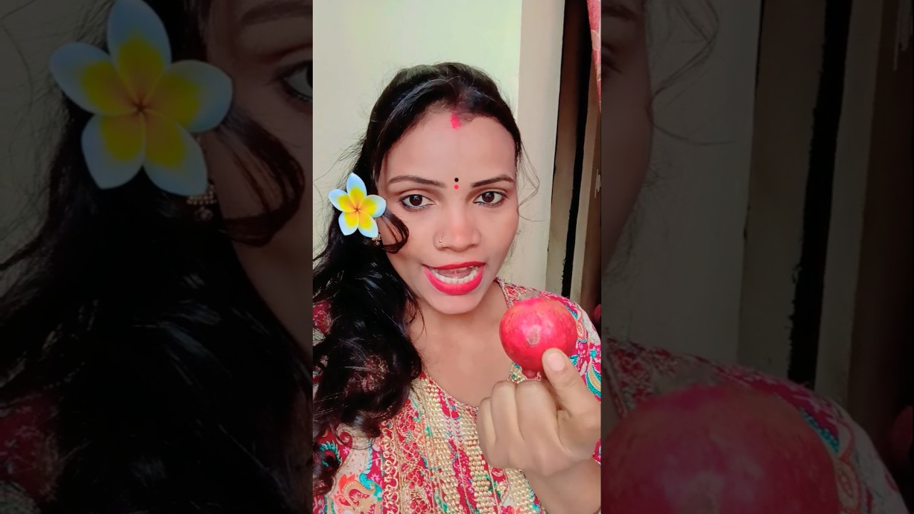 A disabled duckling helps his cat friend 🐥