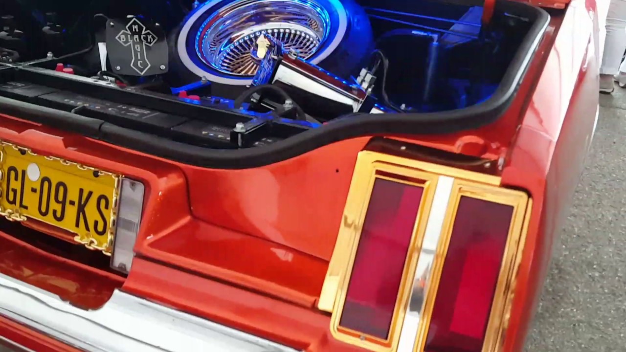 Lowrider oldsmobile  cutlass suprème 81.