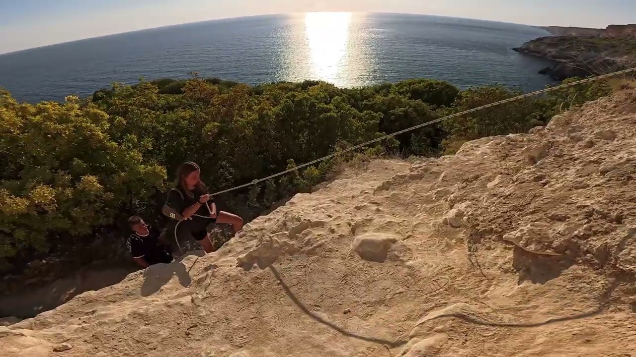 Опасный спуск с Фиолента, район Маяка. Джунгли и чистейший родник. Пляж Баунти. [4K]