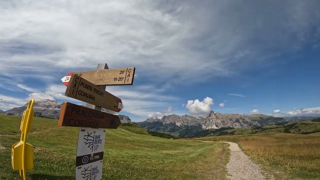 2024 Gennaio - da Planac (Corvara in Badia) al rifugio Cherz - Anello su neve battuta - NO FOTO