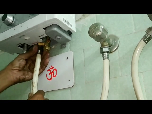 Fitting of HAVELLS Flagro Gas Water Heater Lpg in Bathroom in 3 Minutes  (Fast Video) - YouTube