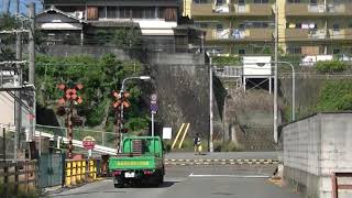 00194　ＪＲ西日本旅客鉄道・南海電気鉄道橋本駅の近くの西側の踏切　南海高野線の踏切