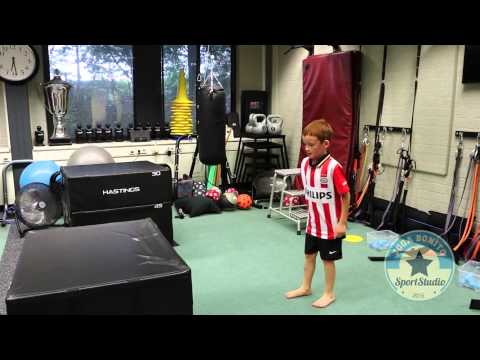 Voetbalopleiding - - -