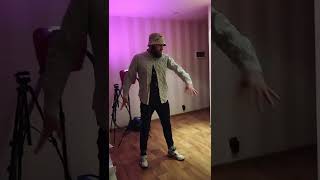 popping dance from Archbald Converse | Арчибальд танцует поппинг и анимейшен