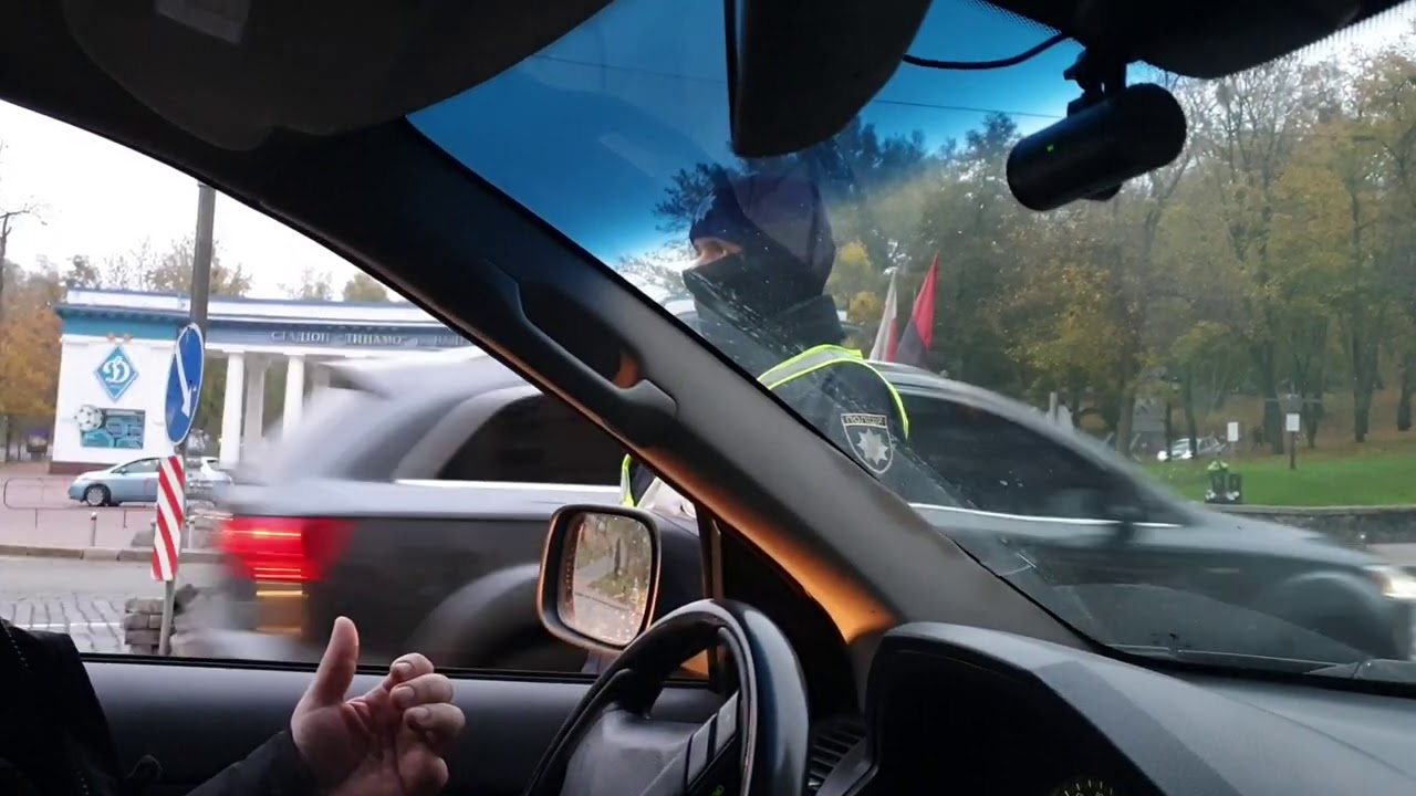 Мальчик отсосал в машине