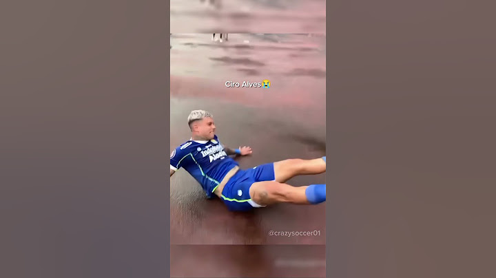 Ciro Alves' accident moment 🥺 #ciroalves #ciroalvespersib #persib #persibbandung #shorts #sad #fyp