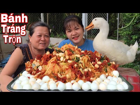 Video Hơn 50 Tuổi Mẹ Mới Được Con Gái Đãi Ăn Bánh Tráng... - youtube