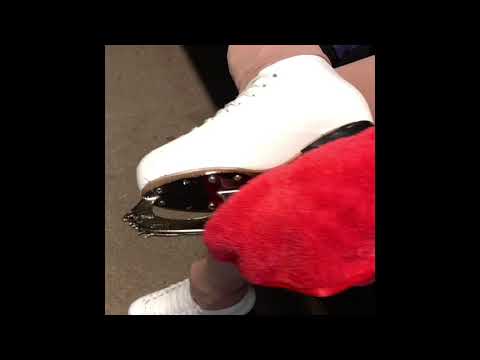 GIANTCLEAN Microfiber Skate Blade Cover (Soaker) & Skate Wipe Care Kit