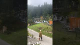 Công viên trượt trên đỉnh núi mùa thu