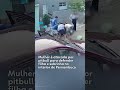 Uma mulher foi atacada por um pitbull após defender a filha e a sobrinha do animal. #noticias #pmsp